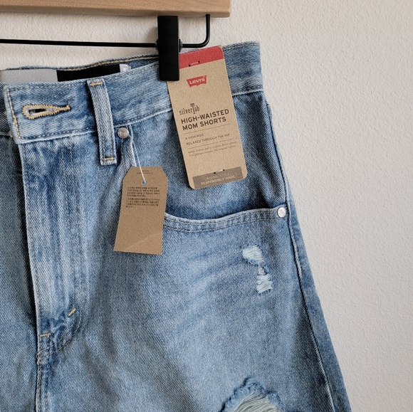 Levi's Silvertab High Waisted Mom Shorts - Picture 2 of 4